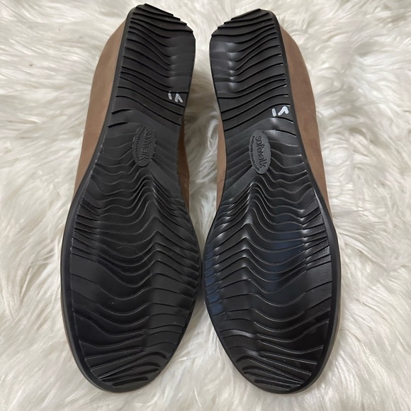 WOMEN'S SOFTWALK WISH FLATS Size 9.5 - Picture 3 of 6